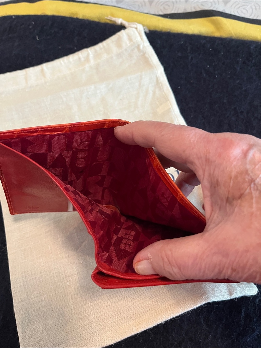 FURIA Orange Croc-Embossed Leather Wallet - Picture 5 of 11